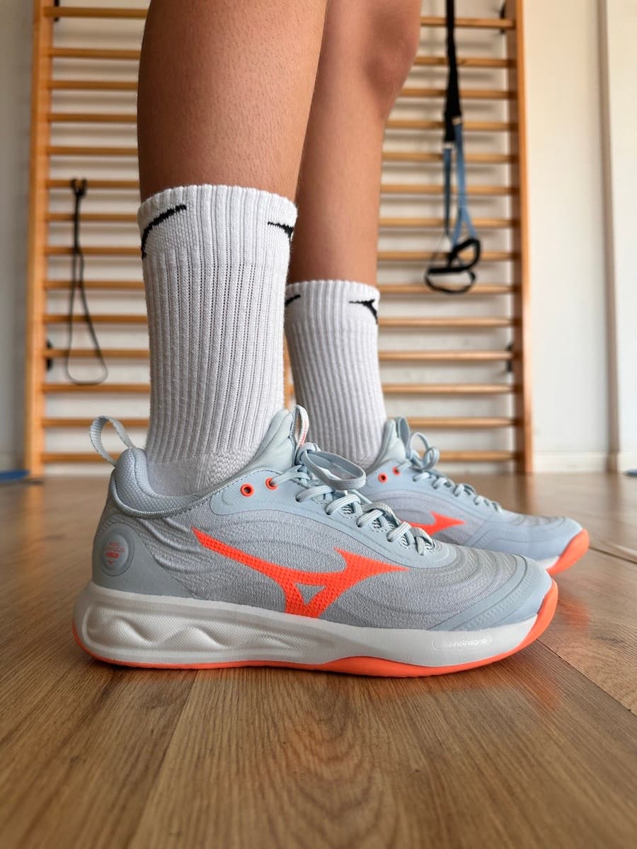 Mizuno Wave Luminous Elite — detalle upper