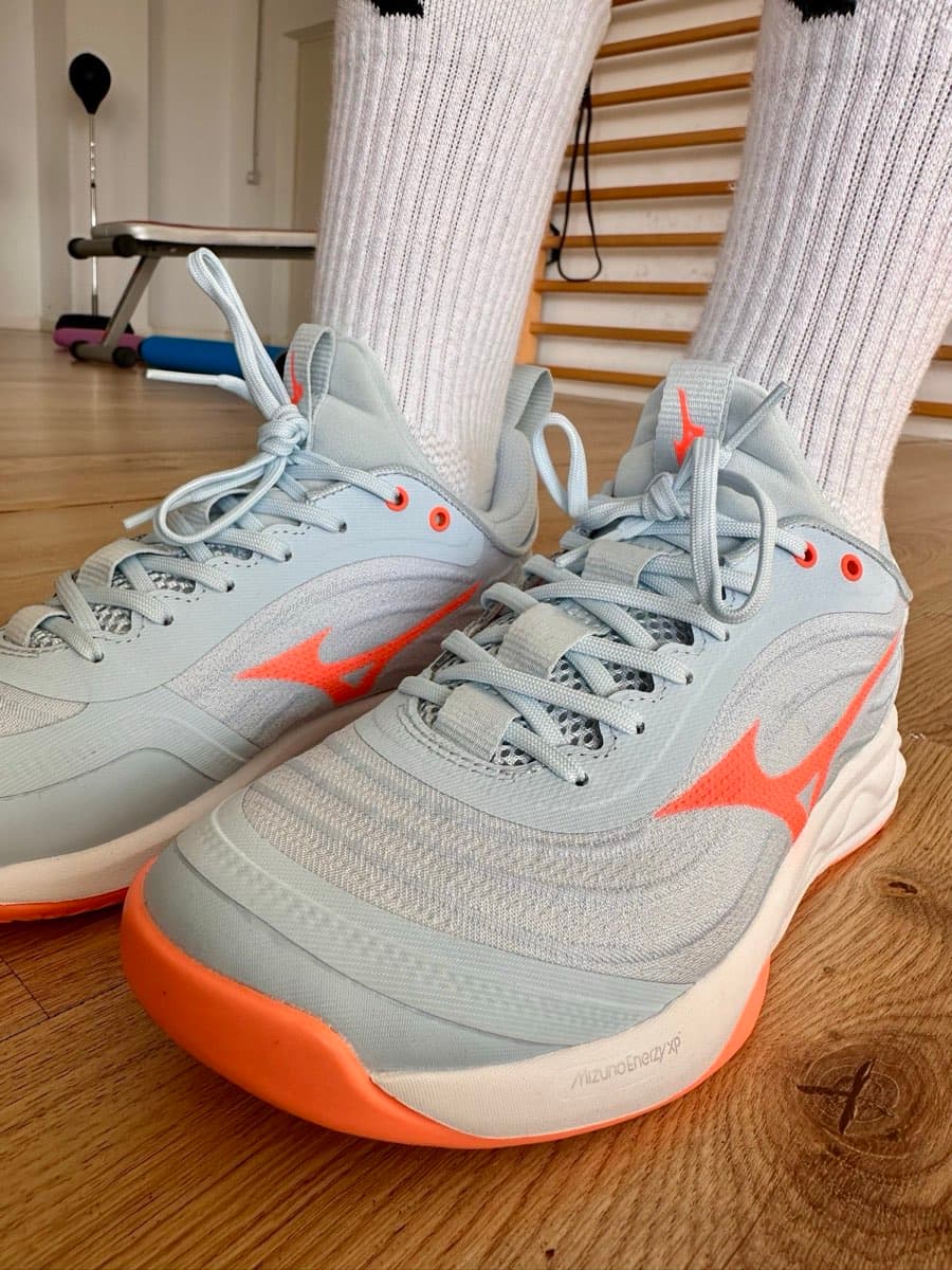 Mizuno Wave Luminous Elite — lateral exterior