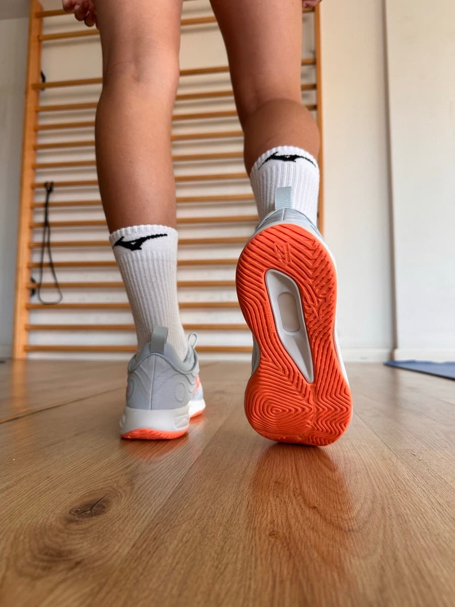 Mizuno Wave Luminous Elite — suela XG Rubber