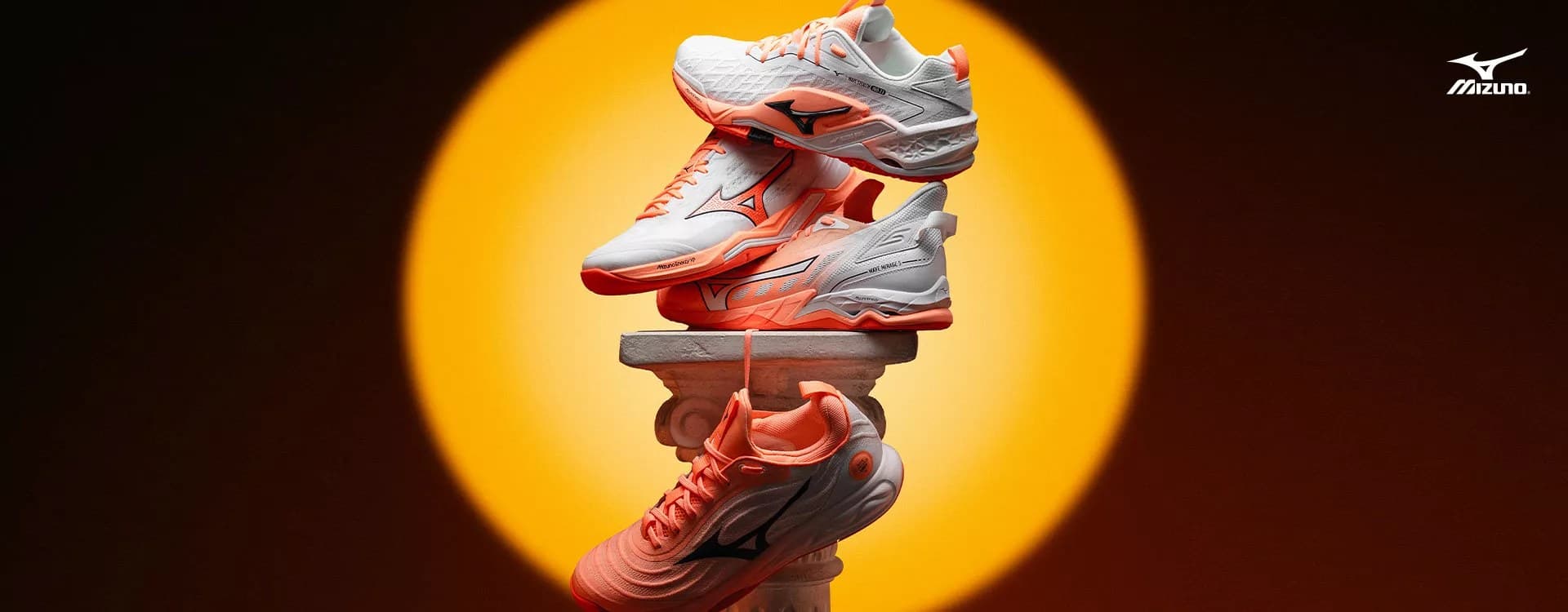 Mizuno quiere conquistar el balonmano: Creative Burst, el pack que cambia el color de la pista