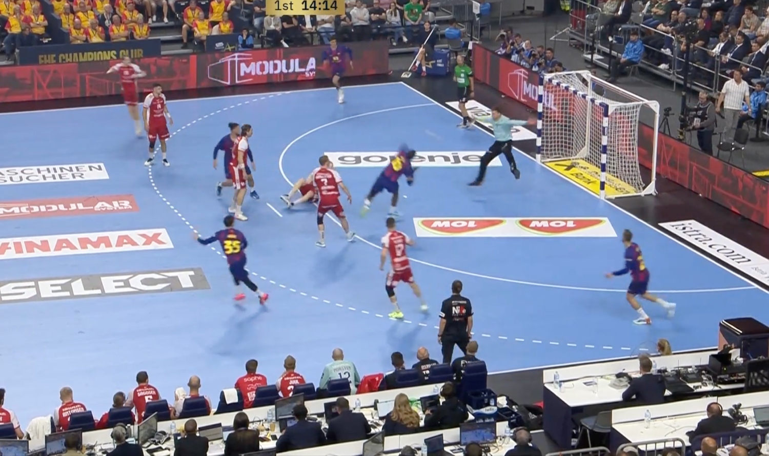 FC Barcelona celebra el título de campeón de la EHF Champions League 2026 en Colonia