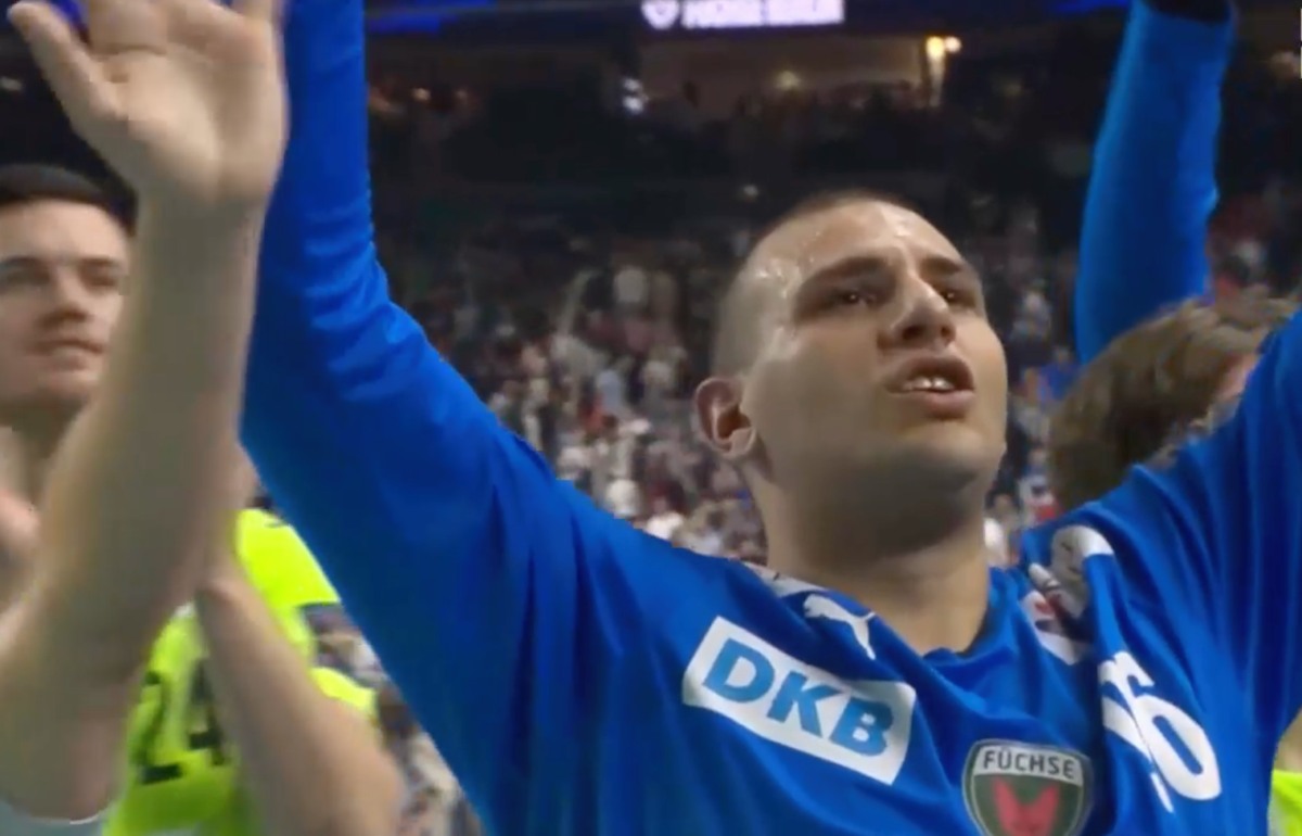 Jugador de Füchse Berlin, equipo de la Bundesliga alemana, tras un partido de máxima exigencia